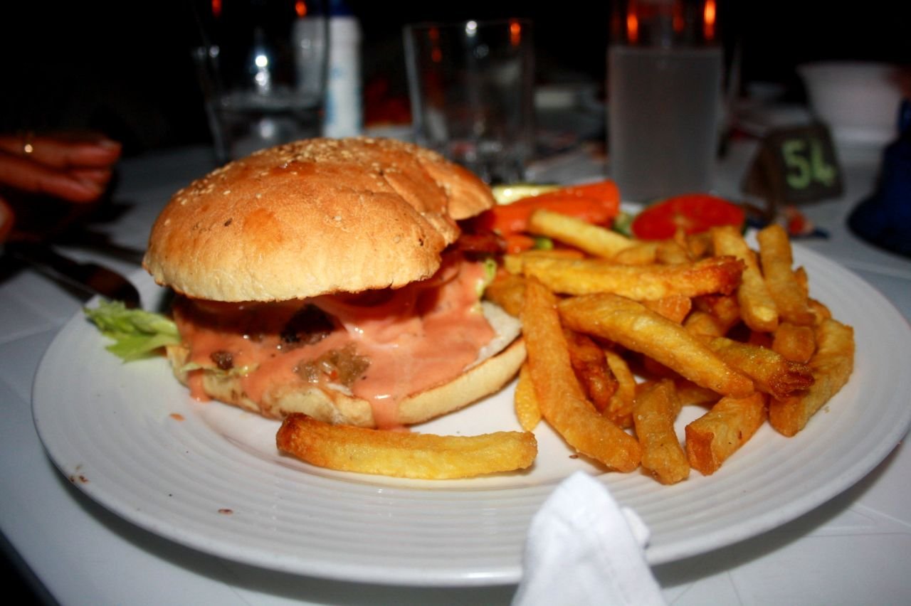 yuls-hamburger-and-fries